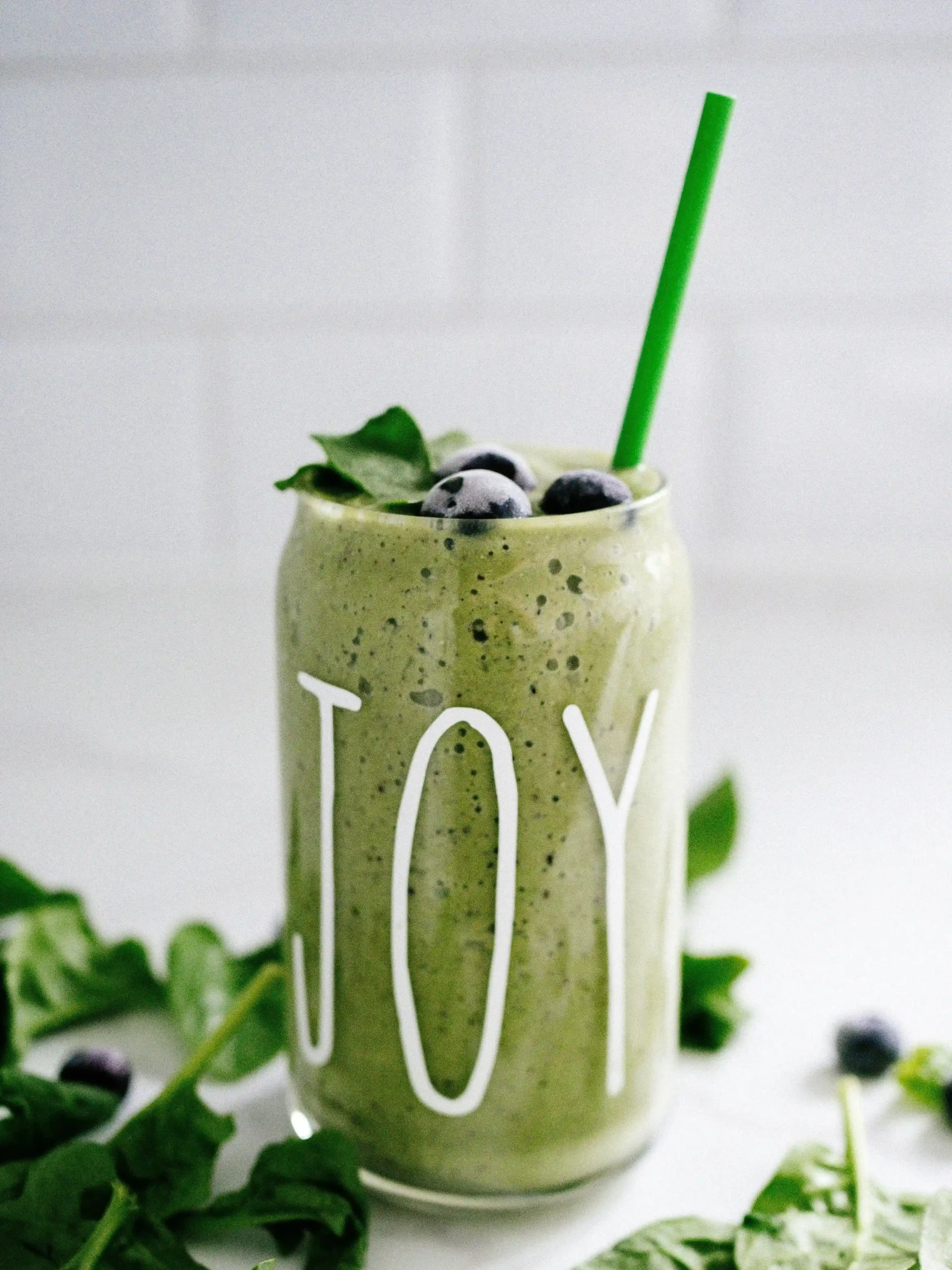 Foods for stress relief antioxidant-packed blueberries and spinach